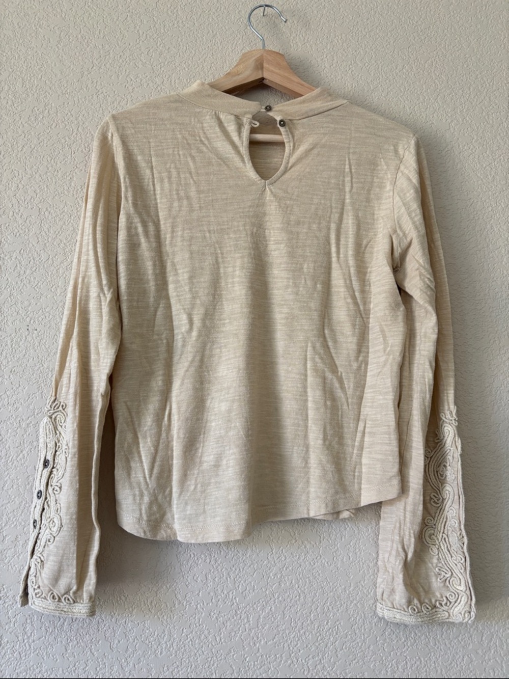 We The Free "Hooked On You" Top Features Embroidered Cuffs And Button Details - Picture 4 of 4